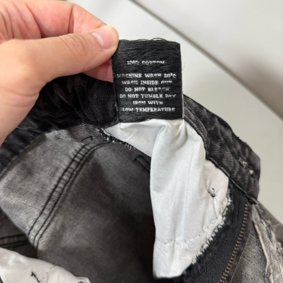 NWT Racer Worldwide Women’s Distressed Letter Patched Baggy Jeans in Size 28 - Picture 12 of 12